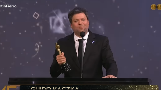 martin fierro 2026: guido kaczka se quebro al recordar a su padre fallecido
