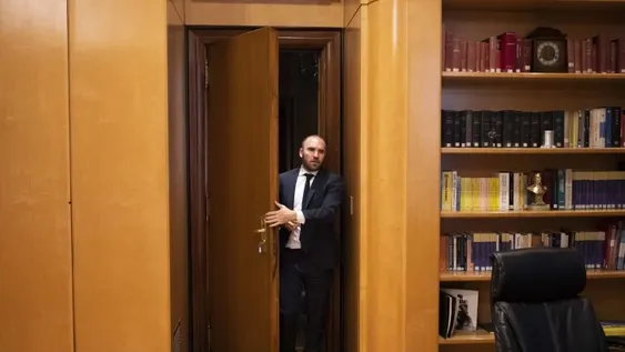 Guzmán tiró la toalla y Massa podría dar el salto a Economía