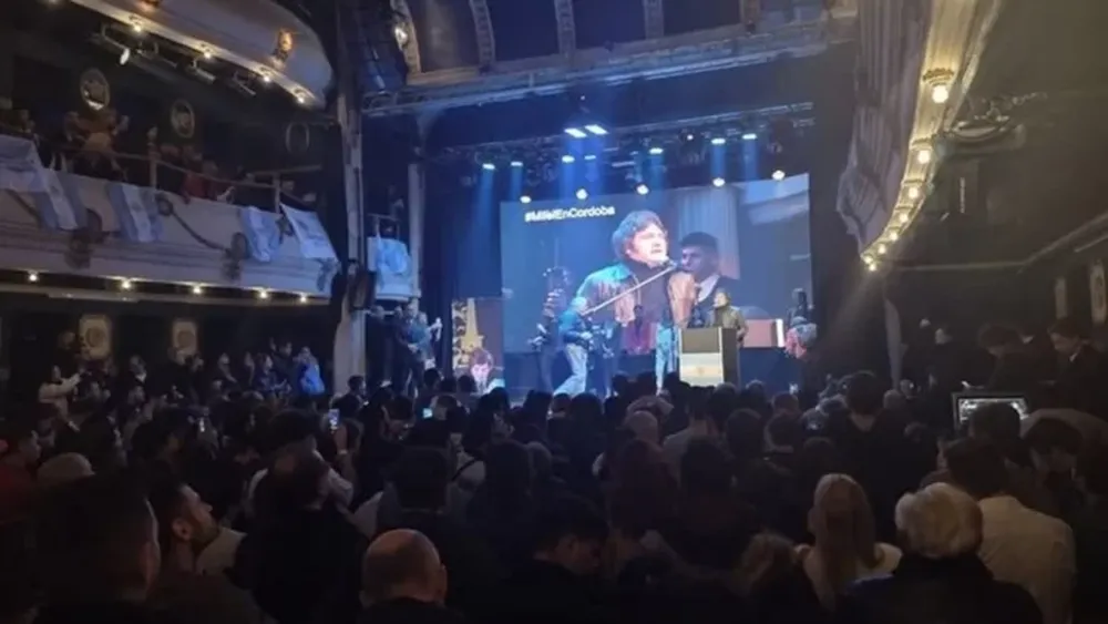 Milei presentó en Córdoba “Motosierra”, su plan económico