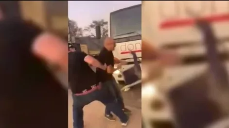 Sacó a sillazos a sindicalistas que bloqueaban su empresa