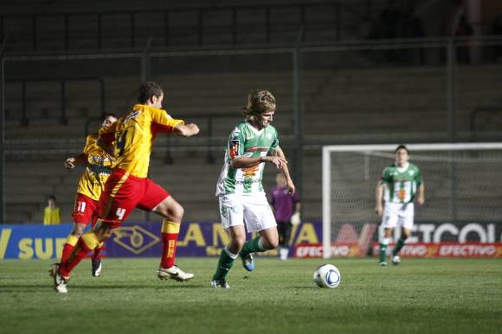 Sportivo no pudo con Boca Unidos y perdió el invicto