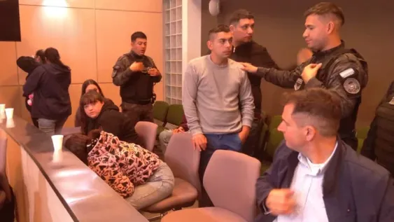 LOS 10 ACUSADOS del polémico primer caso complejo que llega a juicio oral y público, evitarían esa salida y, a cambio de una rebaja de pena, acordarían un proceso abreviado.