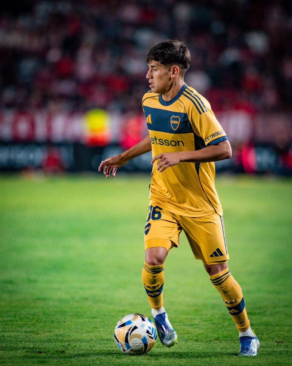 El juvenil Tom&aacute;s Aranda es una pieza clave en el equipo de Claudio &Uacute;beda. (Foto: tomas_aranda7/IG)