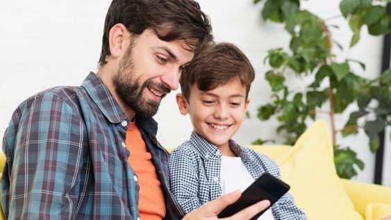 que deben revisar los padres en el juego familiar de fortnite antes de unirse