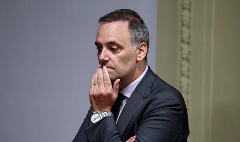 La situación de Manuel Adorni es analizada tras nuevas revelaciones sobre su patrimonio.