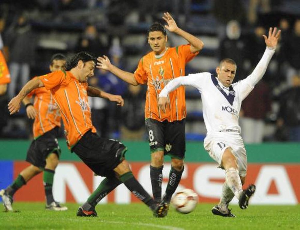 Banfield golpeó primero