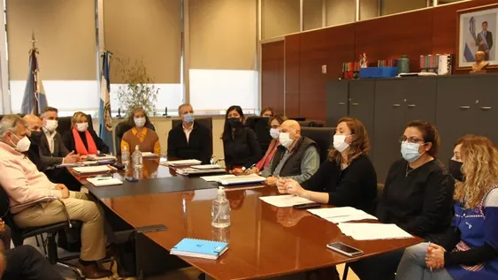 En 10 meses, el sueldo del docente que recién inicia en la actividad subió 150%