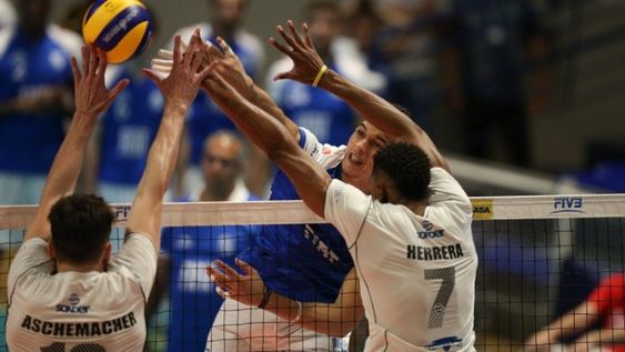 Mal debut para Obras: no pudo contra Minas y cayó 3 a 1 en Brasil