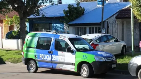 Apuñalaron y golpearon a una jubilada de 81 años en medio de un asalto