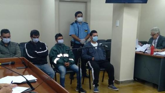 Admitieron que abusaron y corrompieron a una menor