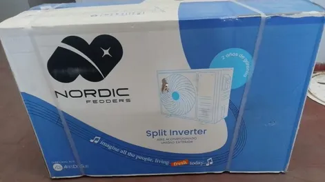 “Me lo encontré en la plaza”: la excusa de un hombre que cargaba un aire acondicionado nuevo y no convenció