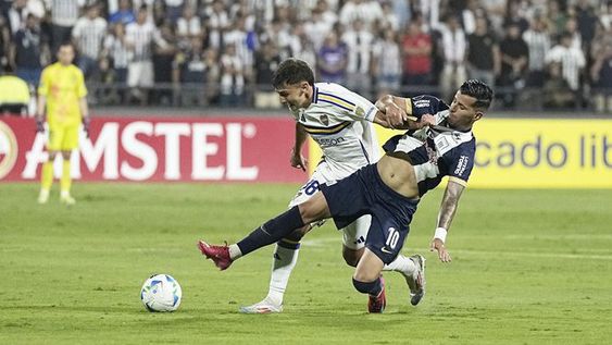 Boca no hizo pie nunca. Tuvo raptos de juego asociado pero careció de profundidad. No generó ningún mano a mano contra el arquero rival.