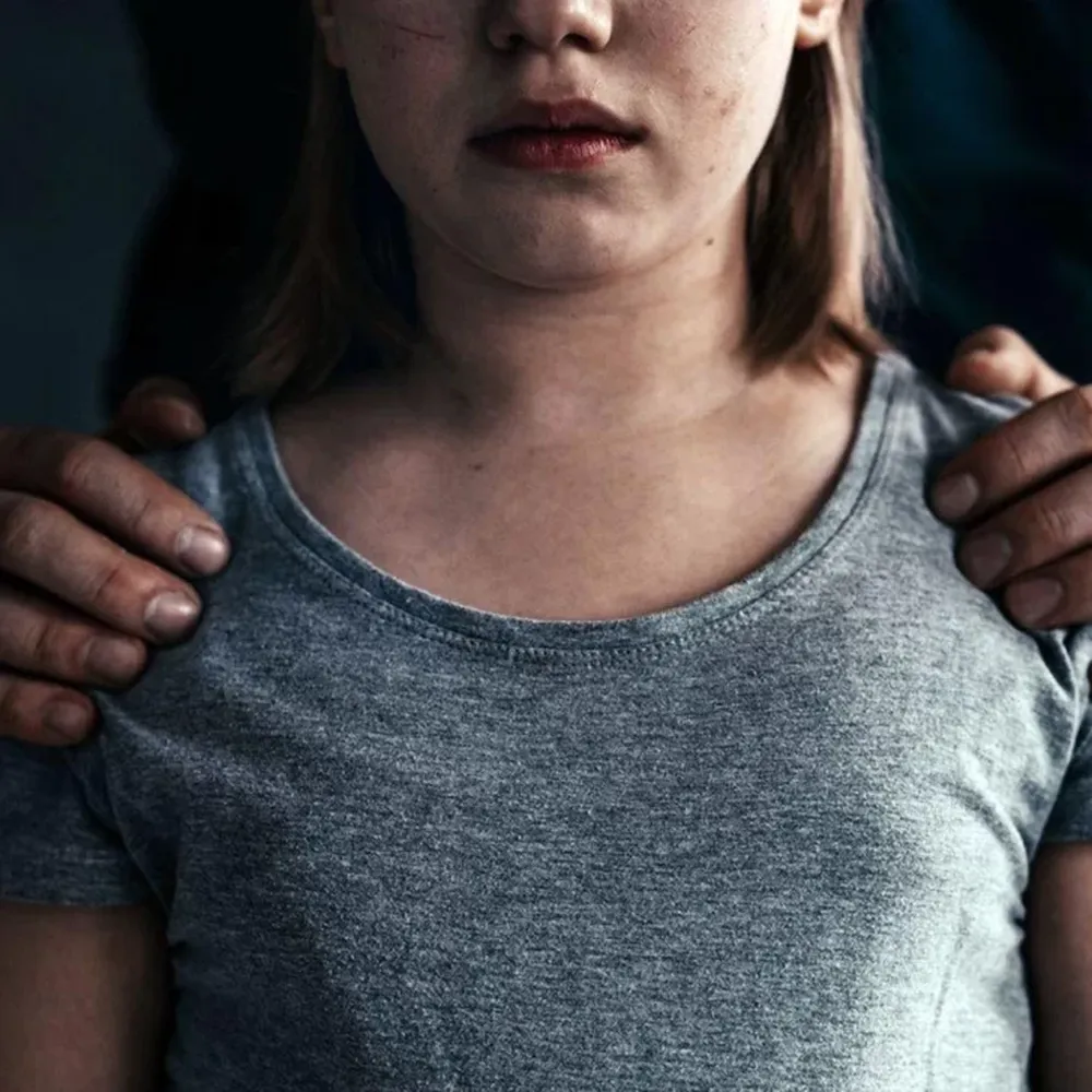 Tres años de prisión condicional para un hombre que atacó en más de una ocasión a una menor