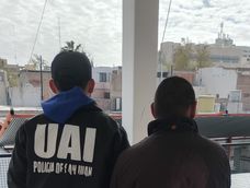 allanaron una casa en rivadavia y capturaron a un hombre que era intensamente buscado