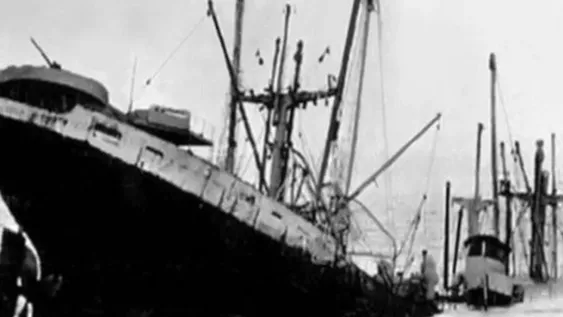 Temen que un buque hundido con explosivos pueda “causar un tsunami” en el Reino Unido