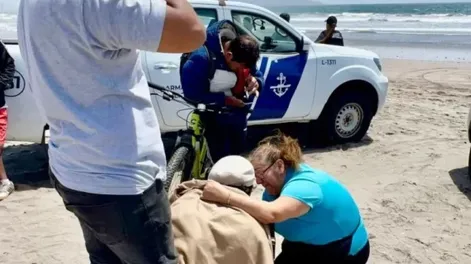 Continúa intensa búsqueda de joven de 17 años desaparecido tras ser arrastrado por fuertes olas en La Serena