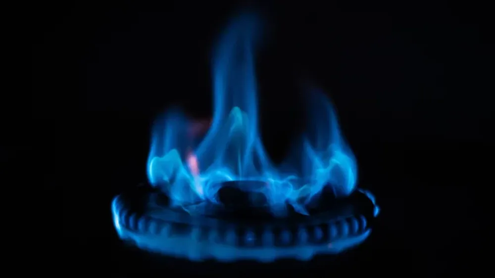 Gas
