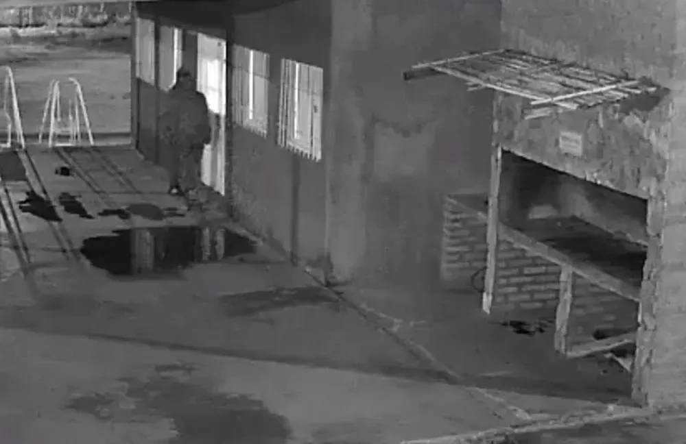 [VIDEOS] Sujetos entraron a robar en un finca de alquiler en Pocito y quedaron filmados