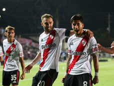Maximiliano Meza marcó el primer gol de River. Maximiliano Meza marcó el primer gol de River.