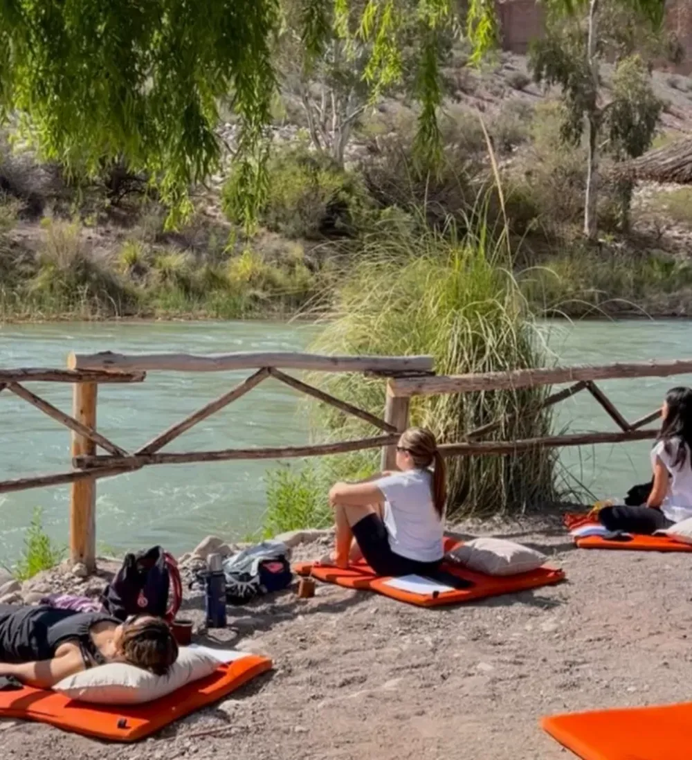 La interesante propuesta que llega a la Playa Las Tapias: crioterapia y relajación en un paisaje maravilloso
