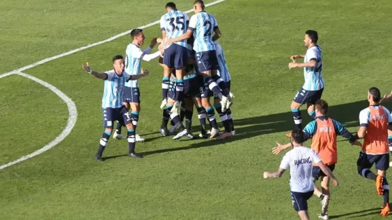 Racing se hizo fuerte en los penales, eliminó a Boca en San Juan y es el primer finalista