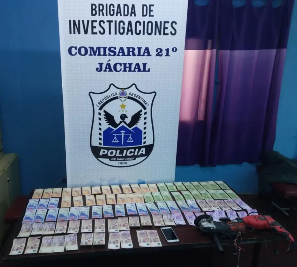 Cae con $45.000, ¿los robó al anciano que cuidaba?
