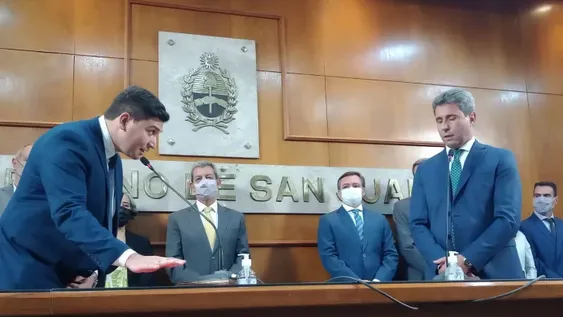 El nuevo secretario de Ambiente fue el único que juró por “la Patria y el honor”