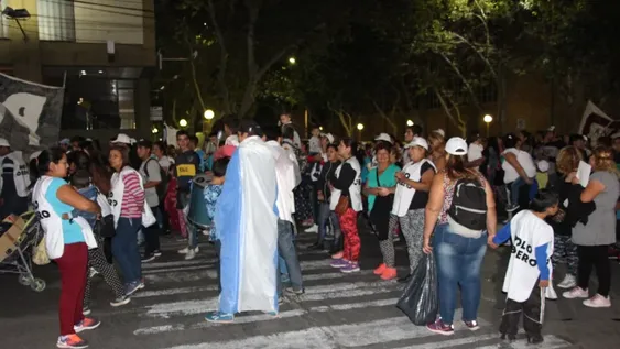 Fuerte convocatoria en San Juan contra los tarifazos