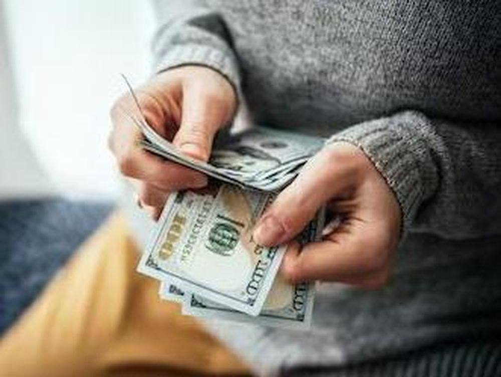 Al galope, el dólar blue superó la barrera de los $600 en el país