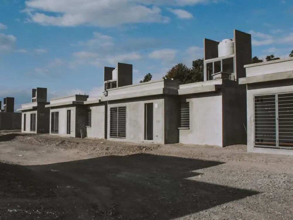 Un hombre ganó la tercera casa del IPV sorteada en la Feria