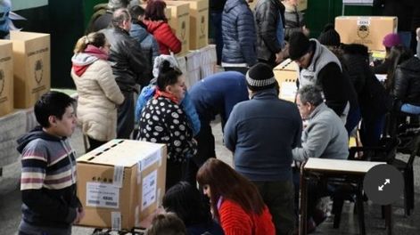 Santa Fe: ya votaron los principales candidatos, en unas PASO cruciales y con impacto nacional