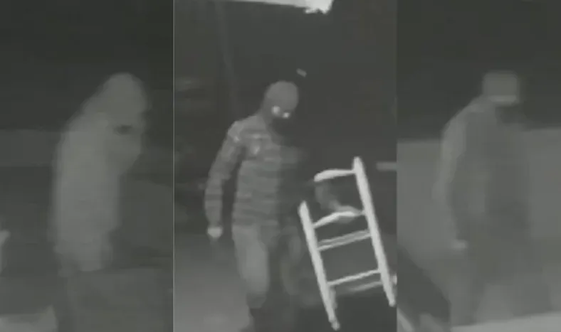 Asegura que la policía fue a investigar recién en el 5to robo a su casa, que sufrió en 3 semanas