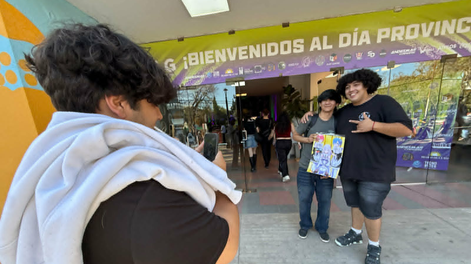 Ismael Mansur, organizador del Día del Gamer. Más de uno quiso tener una foto con el carismático referente de LAG Esports