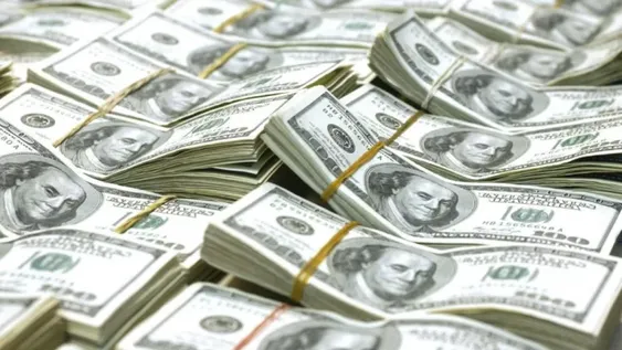 El BCRA vendió otros u$s100 millones y el dólar retrocedió 43 centavos a $27,76
