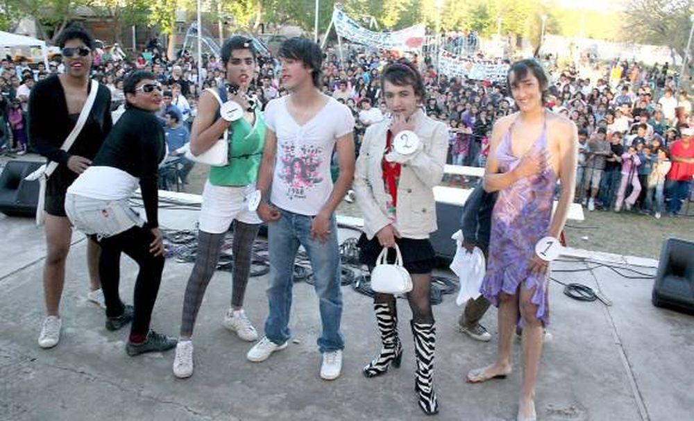 Los mariposones, las estrellas de la fiesta santaluceña