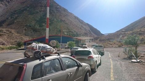 Muchos argentinos viajan a Chile.