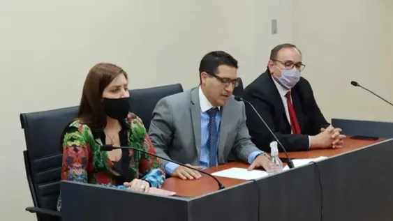 Una adolescente de 14 años llamó al 911 para denunciar que era violada por su padre