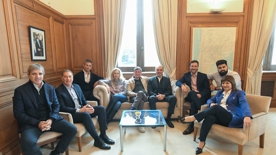 La nueva foto de la mesa política