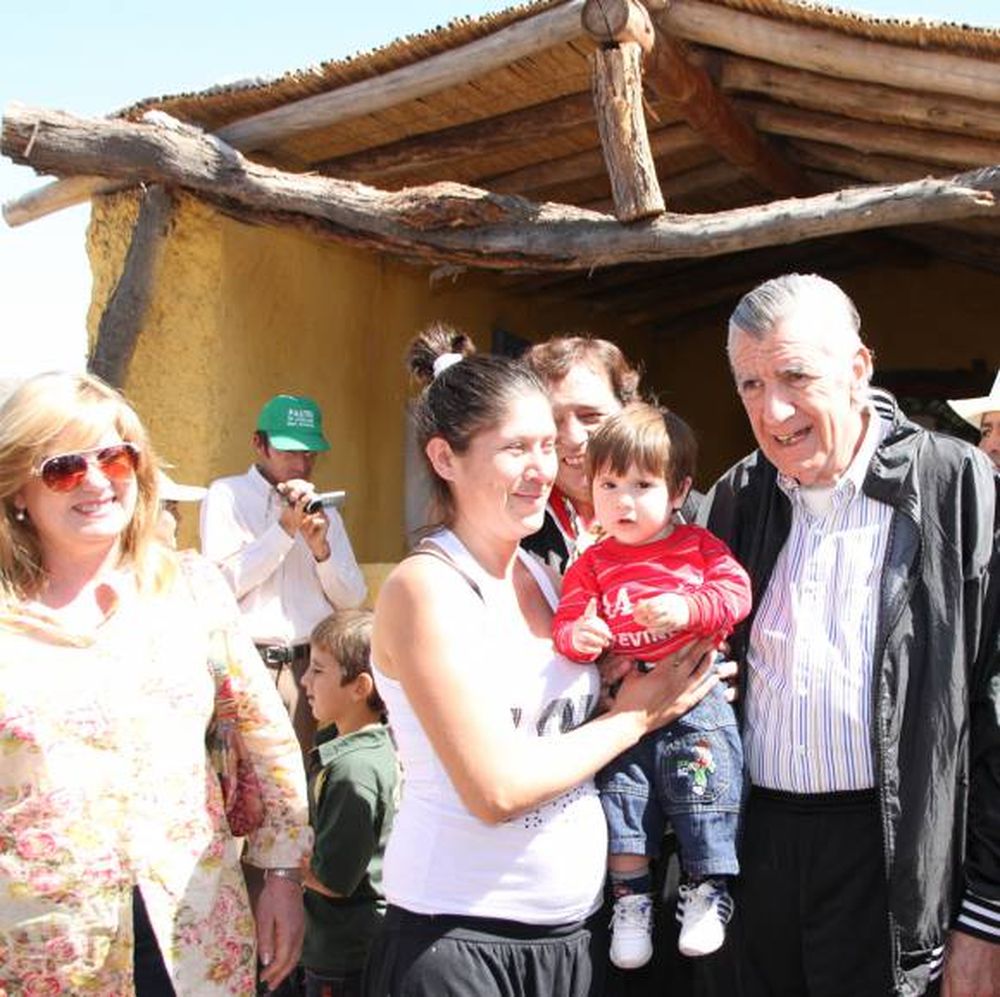 Gioja le fue a  agradecer al Cura Brochero
