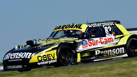 En la despedida del Gurí Martínez, los pilotos de su estructura hicieron el 1-2