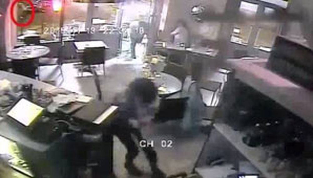 Video: el sangriento ataque al restaurante Le Petit, en París