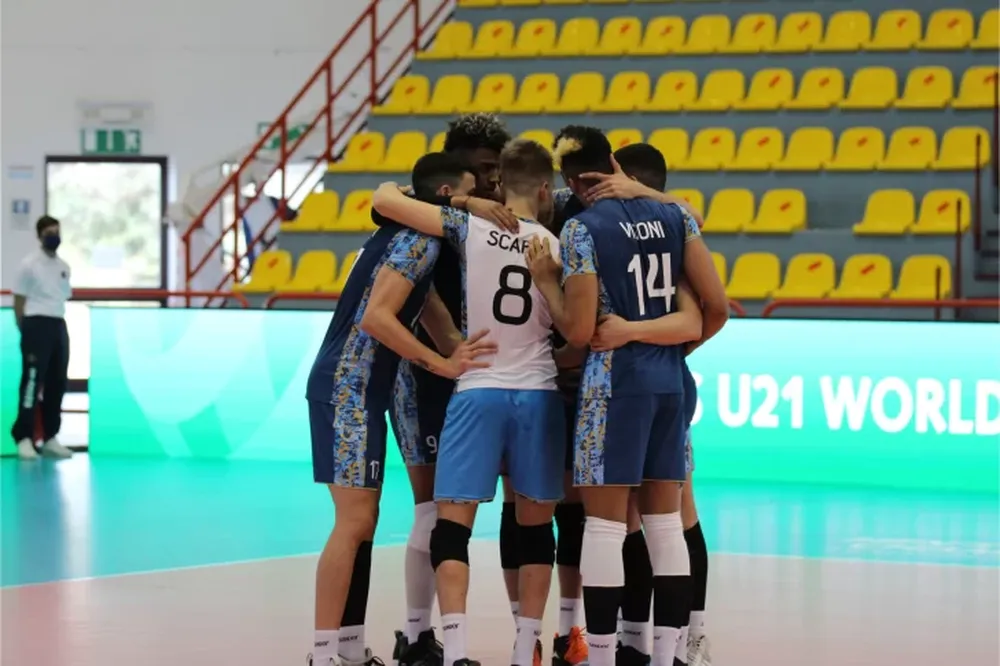 Con tres jugadores de UPCN, la selección de vóley consiguió un triunfazo