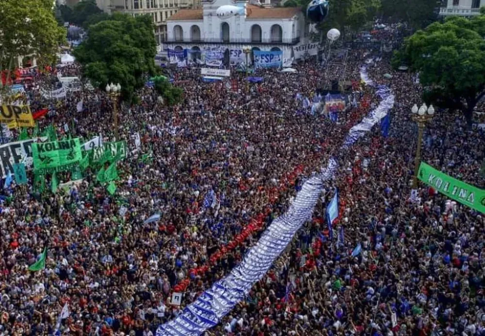 En Buenos Aires hubo una marcha multitudinaria que pidió “Memoria, Verdad y Justicia”