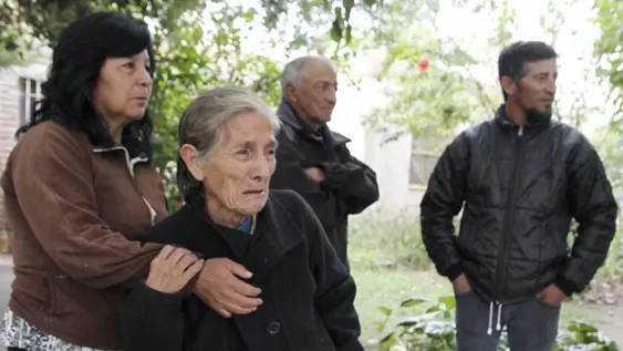 Salió a pasarla con amigos y al volver se estrelló en moto contra un árbol y murió