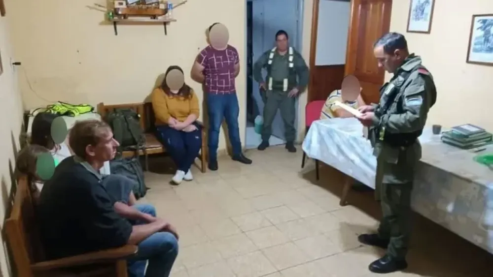 “Me pidió permiso para ser novio de mi hija de 11 años”, dijo el padre de la nena que fue encontrada junto a un gendarme