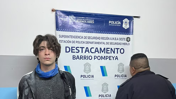 [video] un joven de 20 anos rocio con nafta un auto e intento prender fuego una estacion de servicio