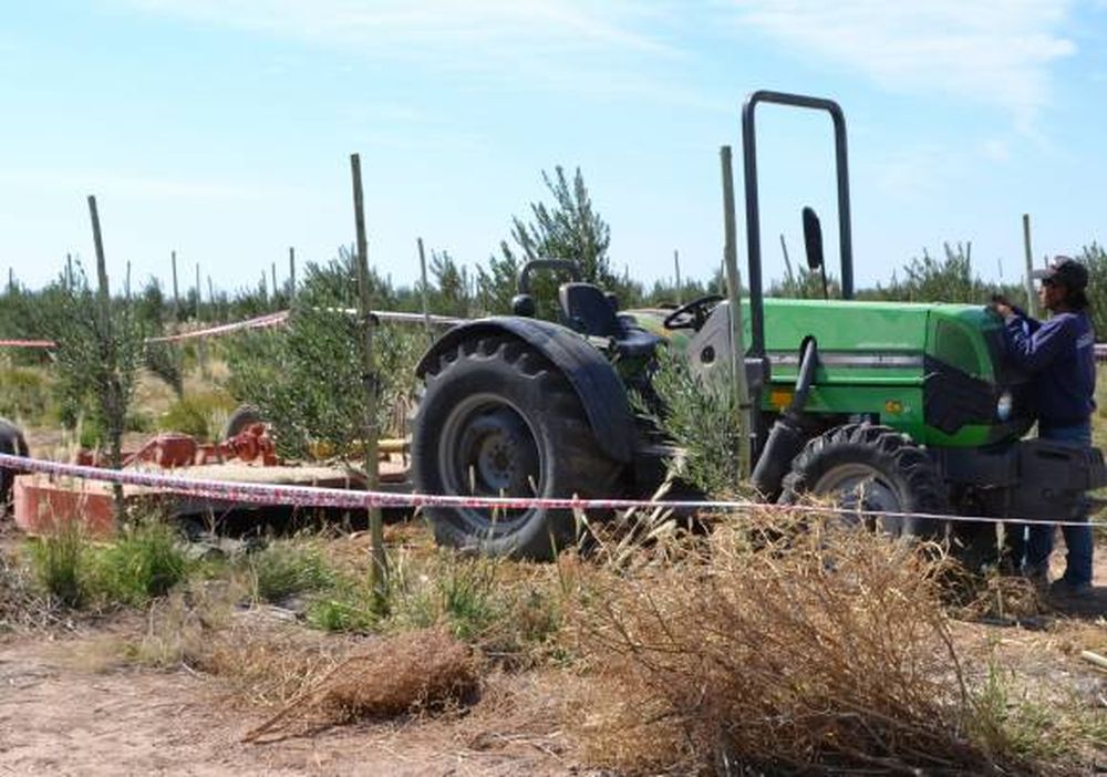 Un obrero muere bajo una desmalezadora en una finca