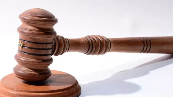 Cumplió 21 años, convive con el novio pero reclama cuota alimentaria