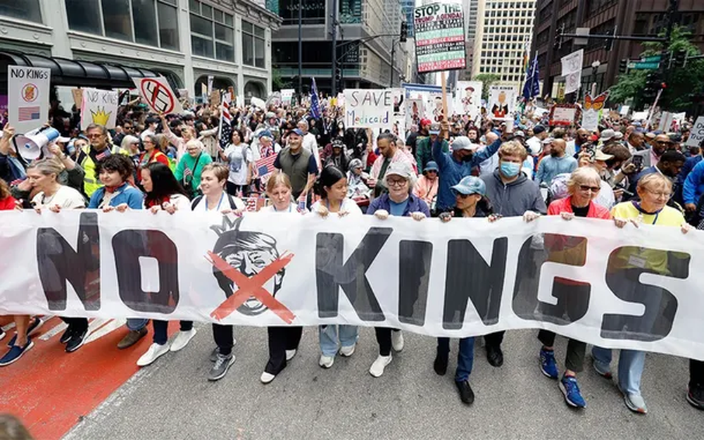 Las protestas contra Trump en Estados Unidos se multiplicaron en miles de ciudades con participación masiva.