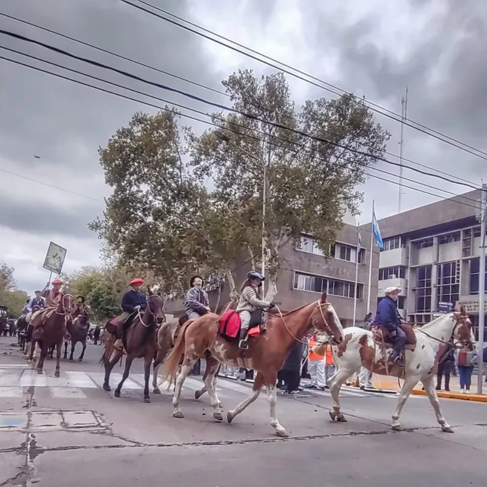 Los gauchos enfrentan al frío y encienden la Cabalgata de la Fe